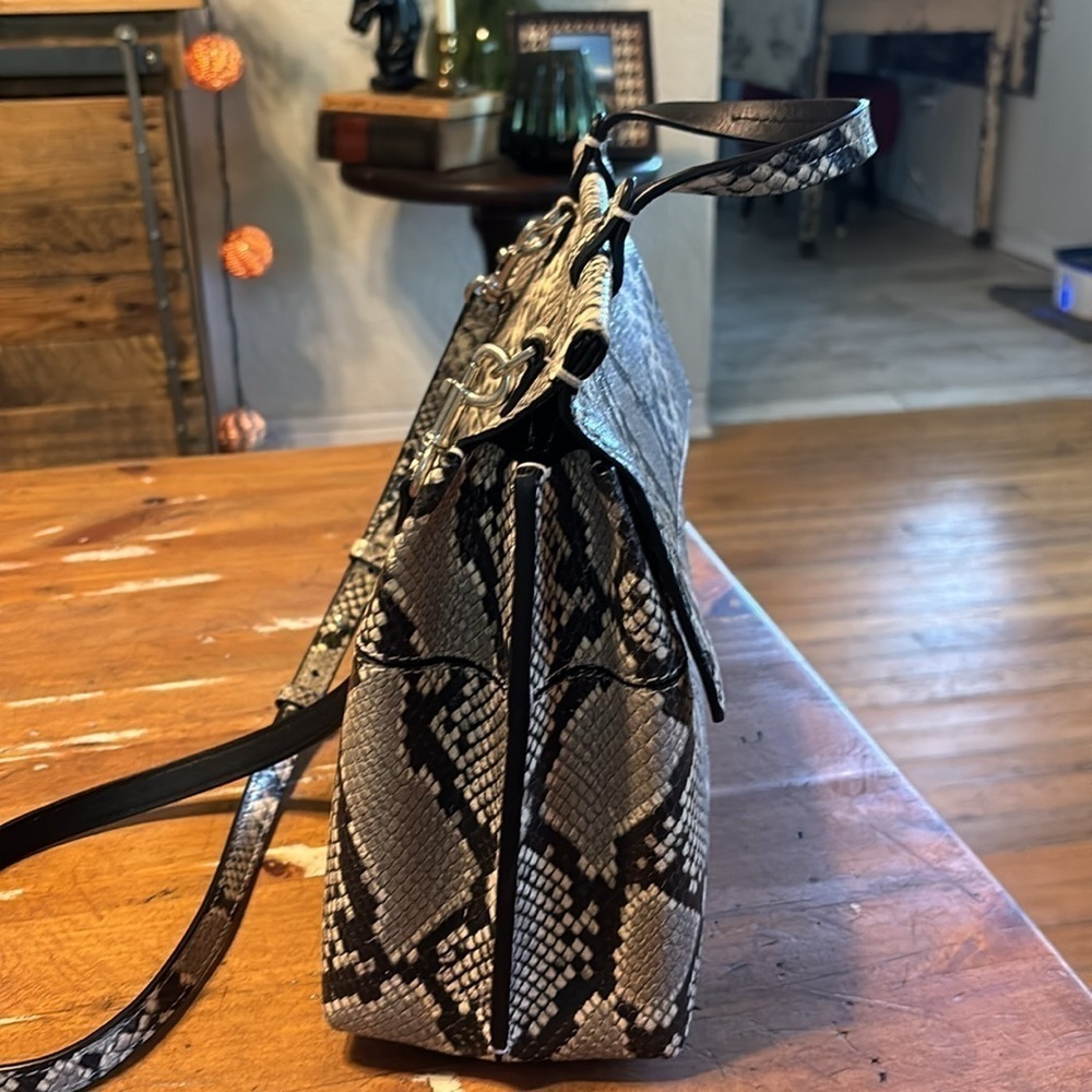 Tory Burch Block T Satchel Snakeskin 🐍 - Picture 16 of 16